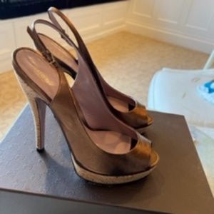 GUCCI LISBETH METALLIC BRONZE PLATFORM SANDALS PEEPTOE SLINGBACK PUMPS